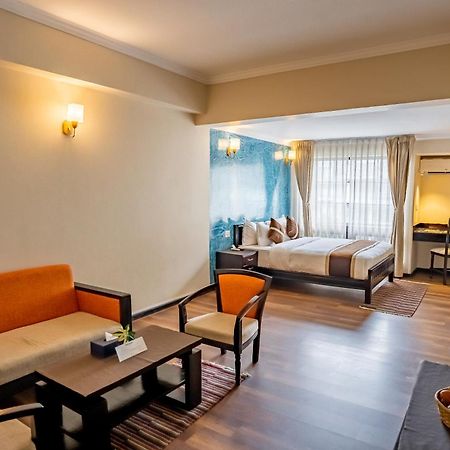 Hotel Sarowar Pokhara Exterior photo