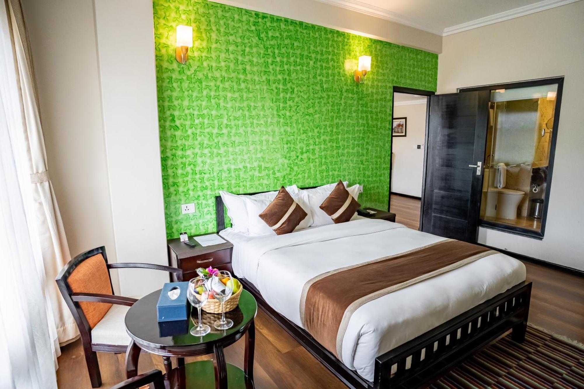 Hotel Sarowar Pokhara Room photo